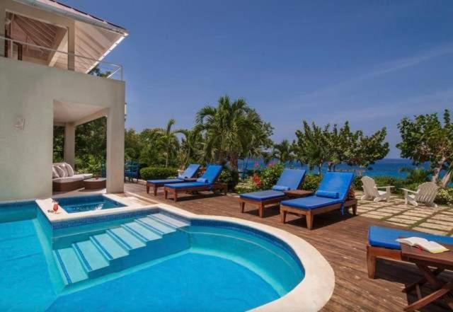 Hospitality Expert Little Waters Villa Негрил Екстериор снимка