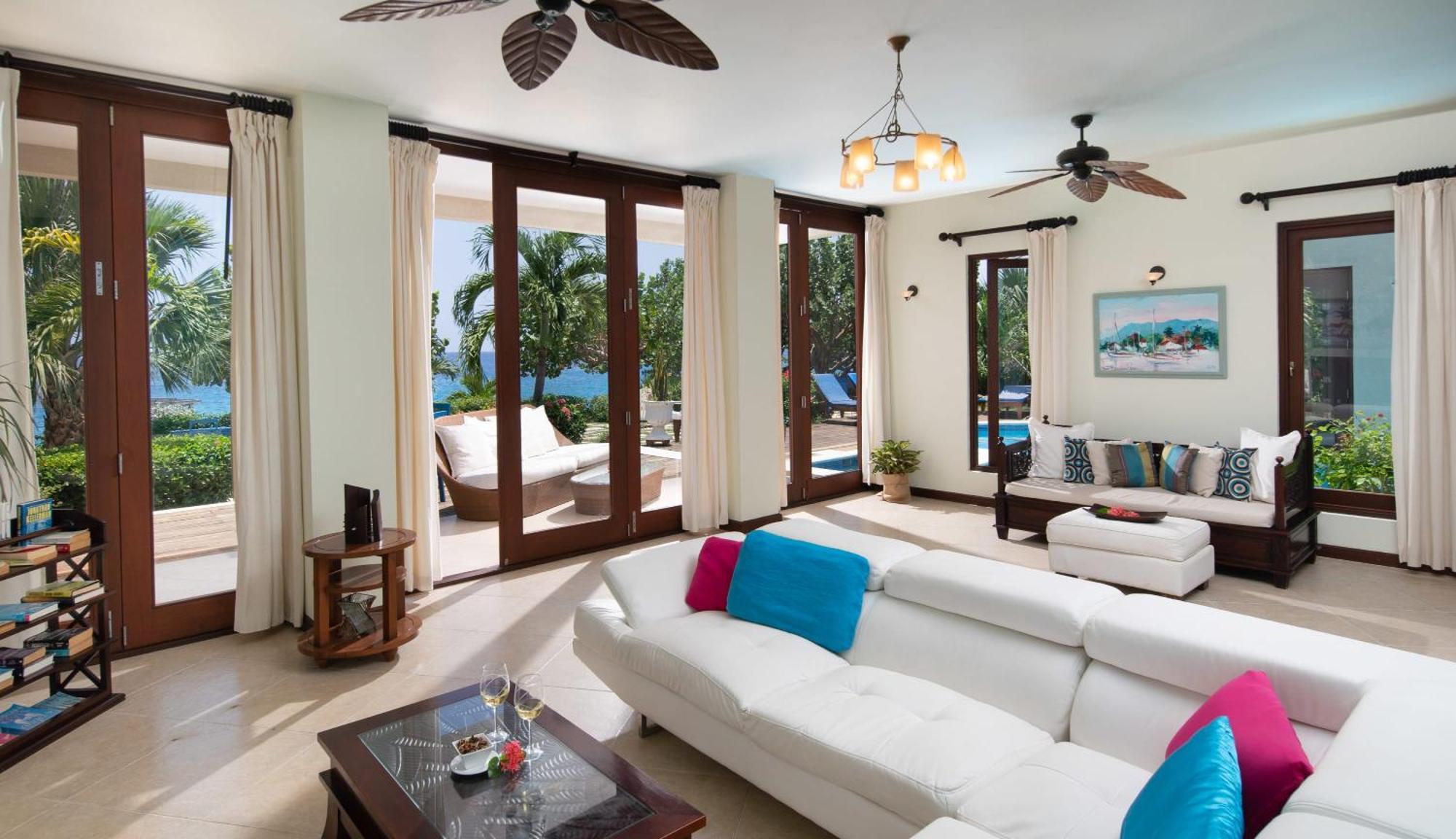 Hospitality Expert Little Waters Villa Негрил Екстериор снимка